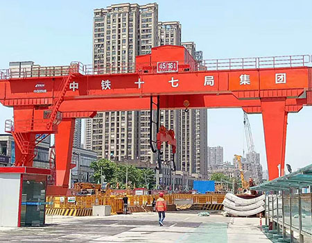 宁波港口门式起重机